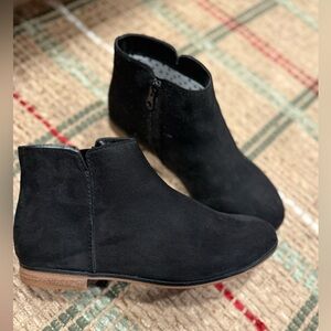 Cat & Jack Black Ankle Boots